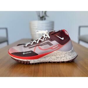 Nike Women’s Size 9.5 Trail Running Shoes Goretex